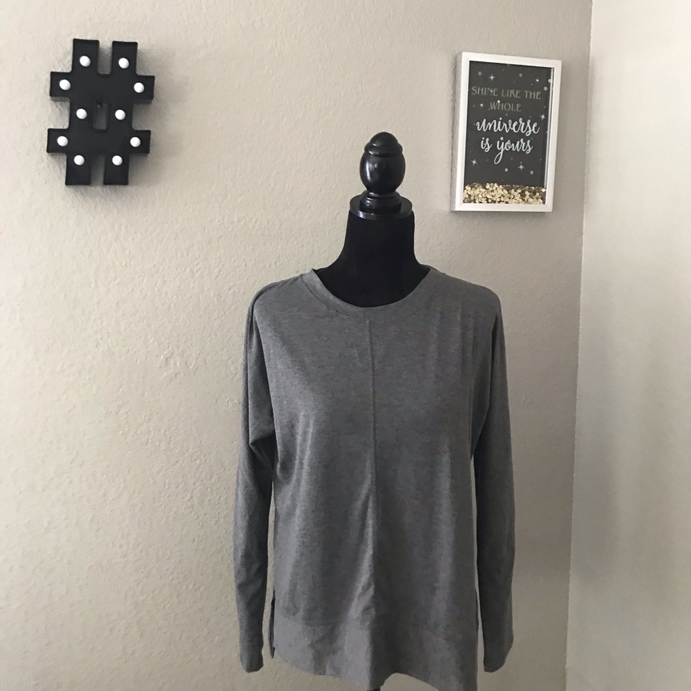 Kuraki Women’s Top Shirt Open Shoulders Gray Sz M